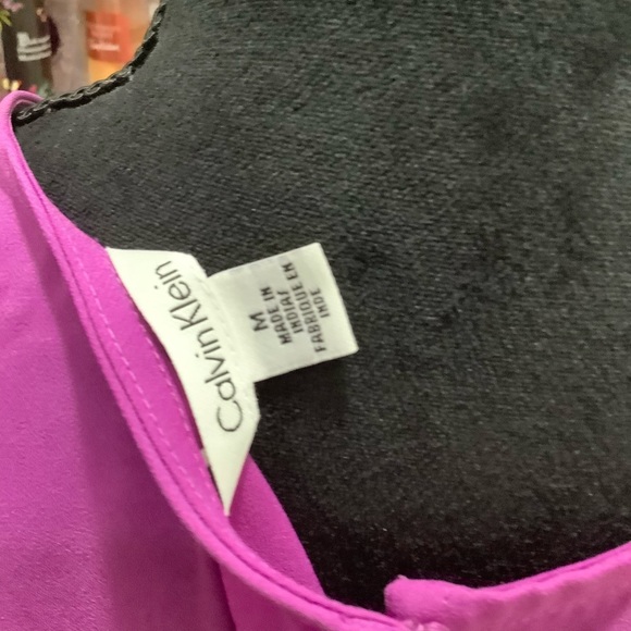 Color-block Back Button Blouse - Picture 5 of 5